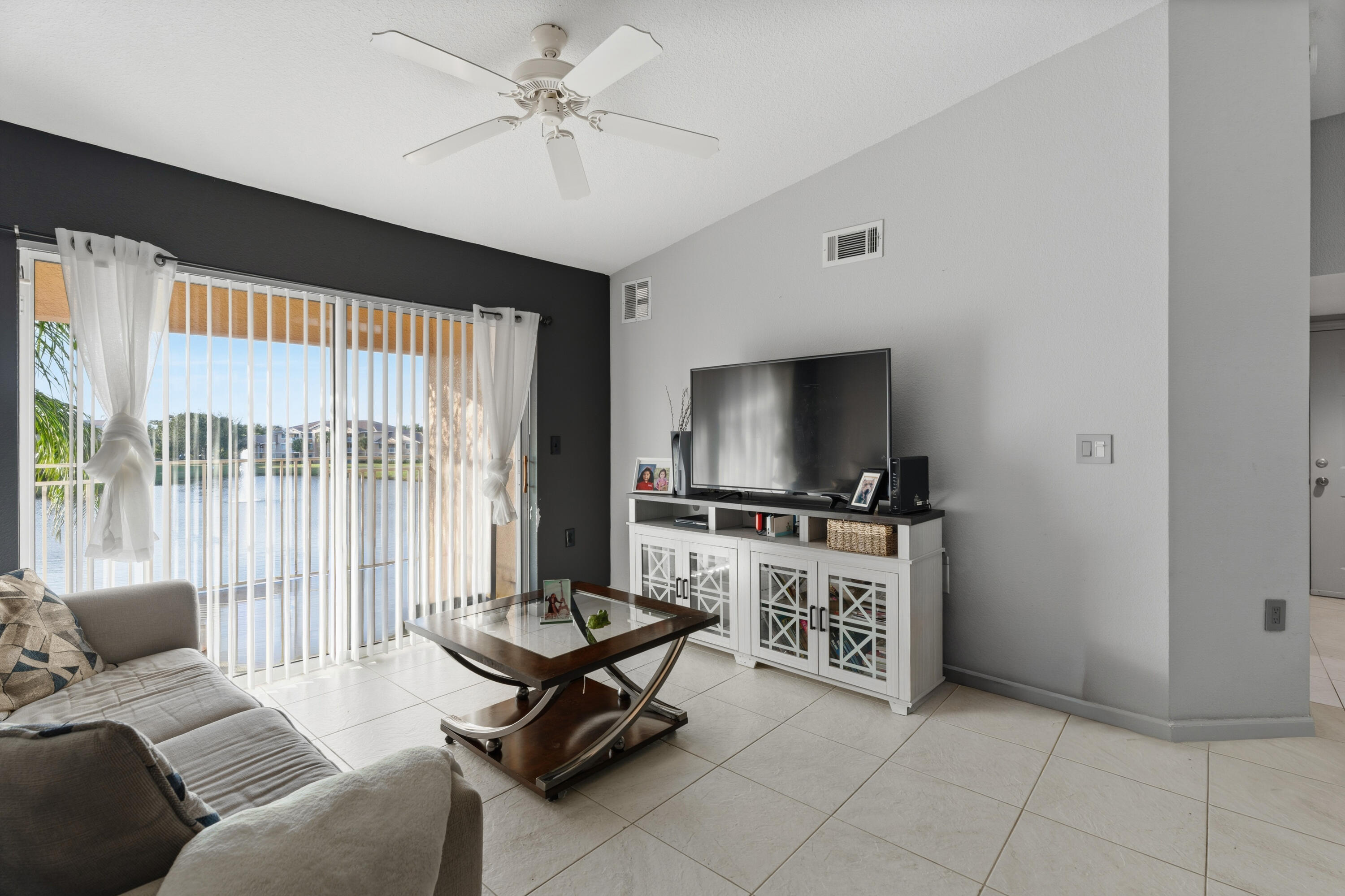 271 SW Palm Drive 304