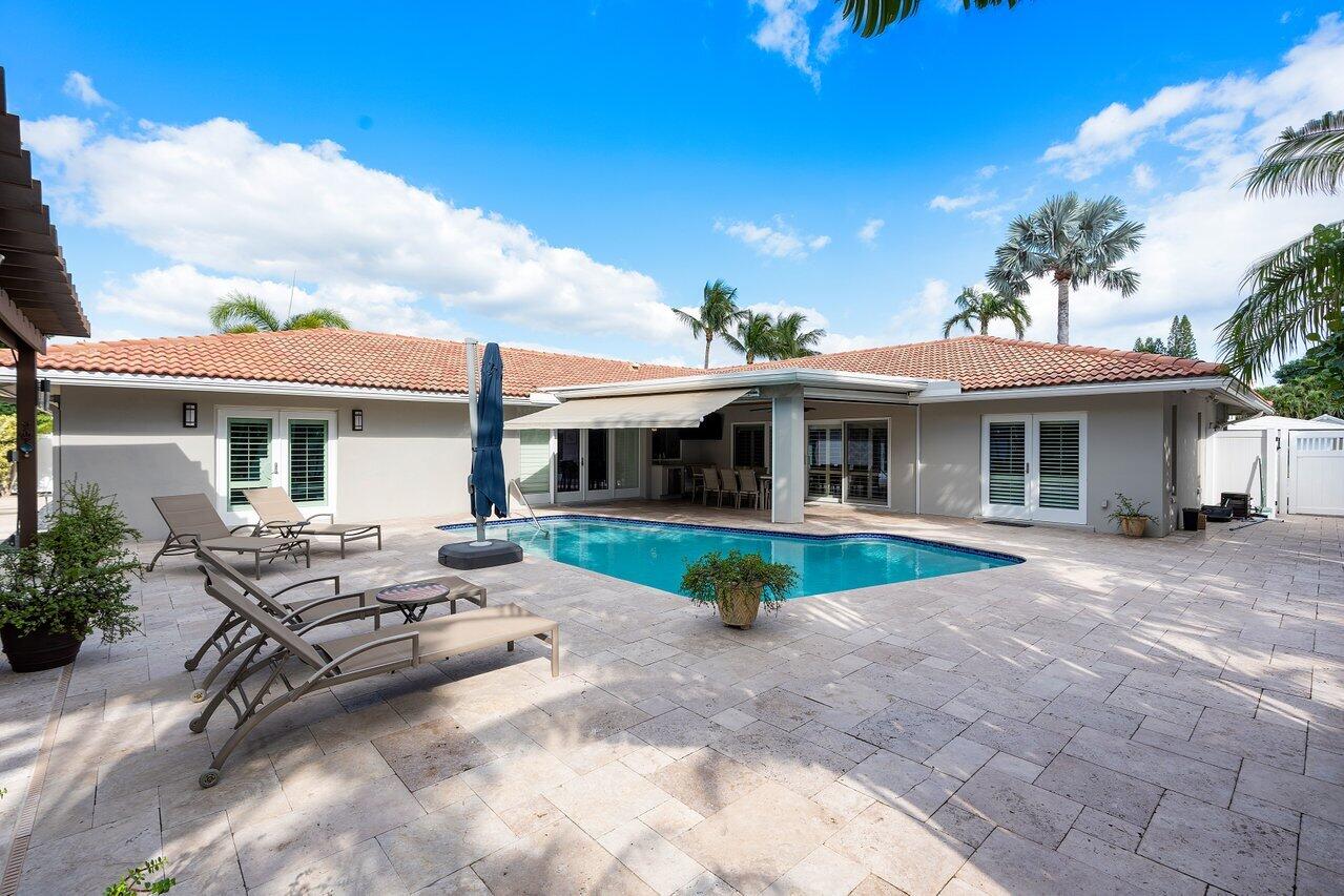 1701 Cocoanut Road