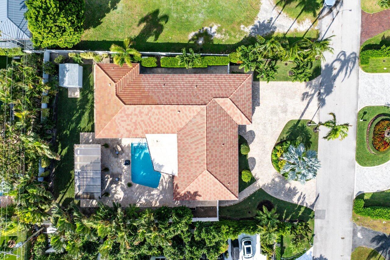 1701 Cocoanut Road