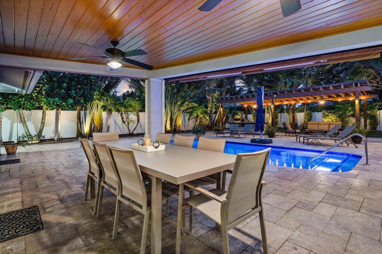 1701 Cocoanut Road