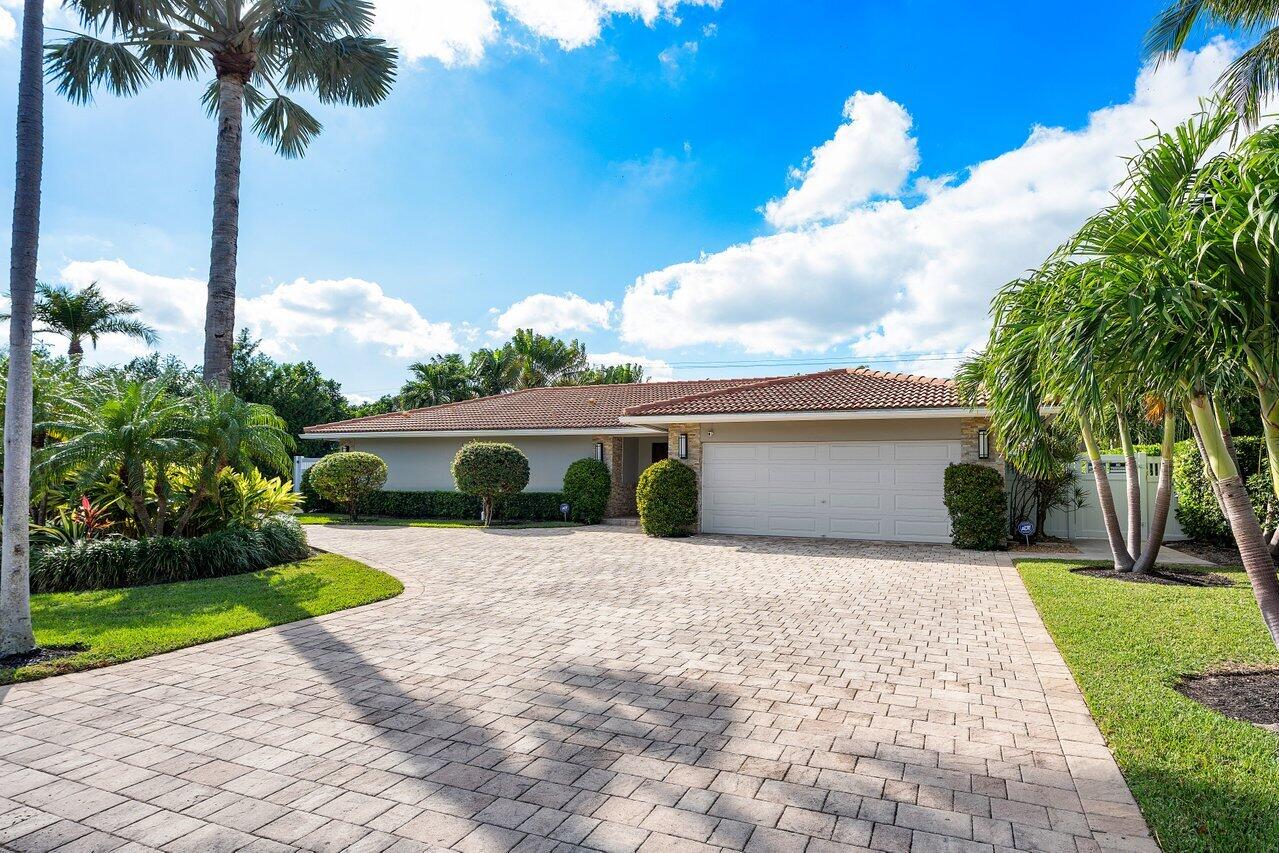 1701 Cocoanut Road