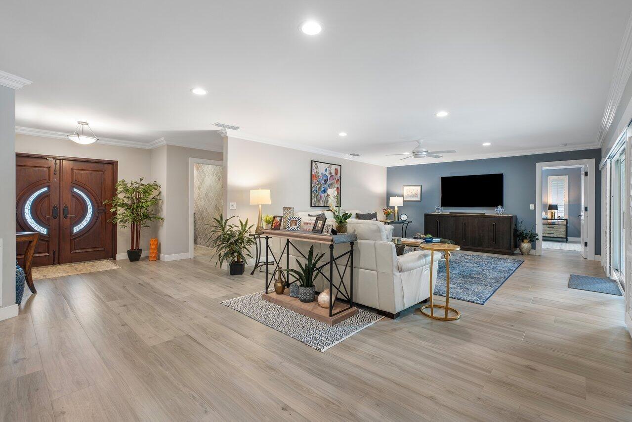 1701 Cocoanut Road