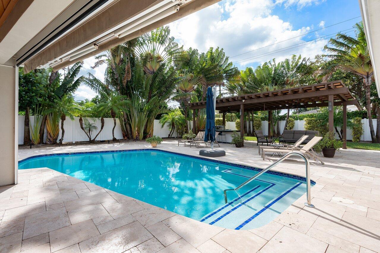 1701 Cocoanut Road