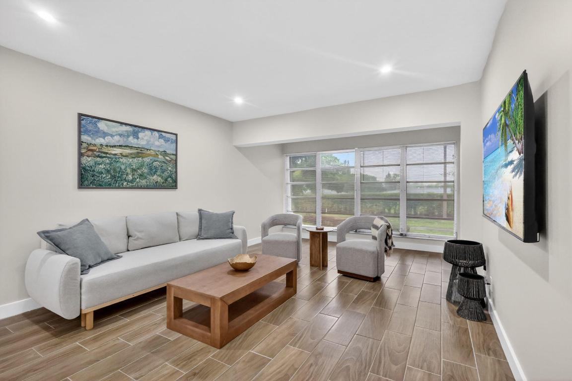 1101 Cactus Terrace 204