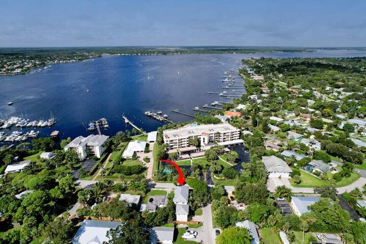 516 NW North River Drive