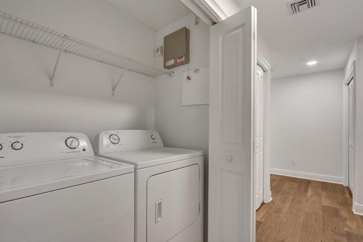 516 NW North River Drive