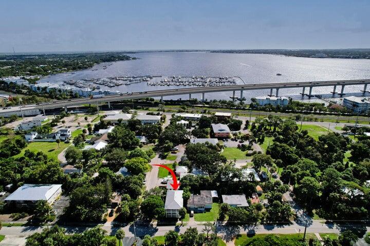 516 NW North River Drive