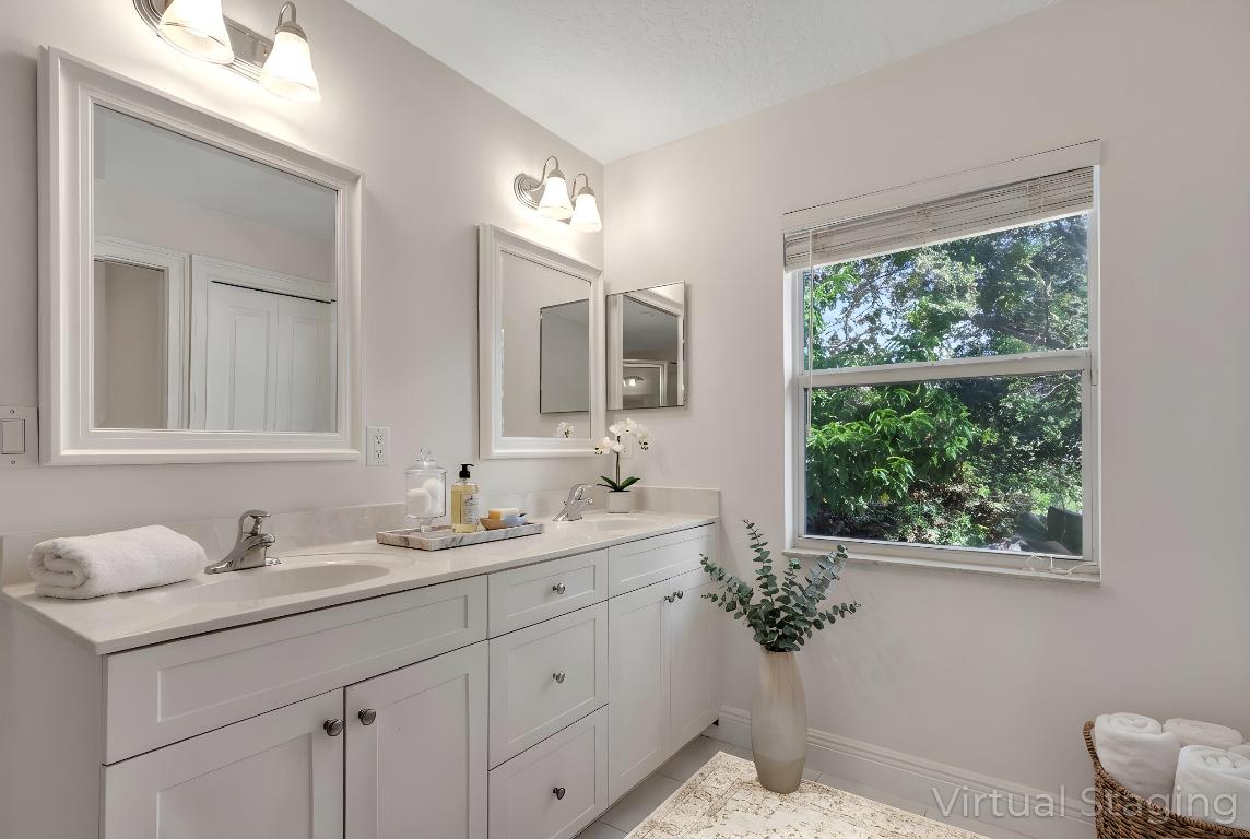 516 NW North River Drive