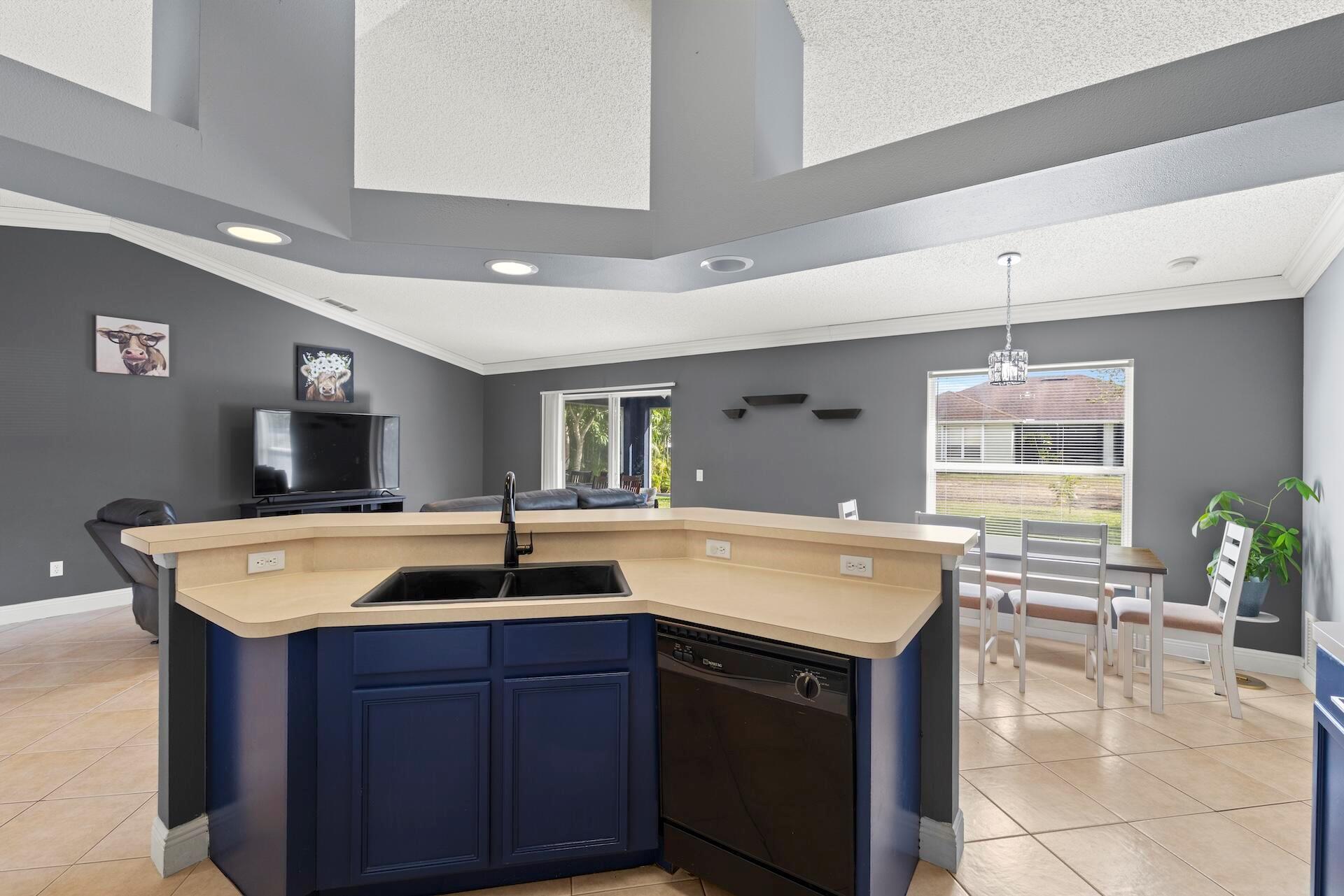 314 SW De Gouvea Ter Terrace