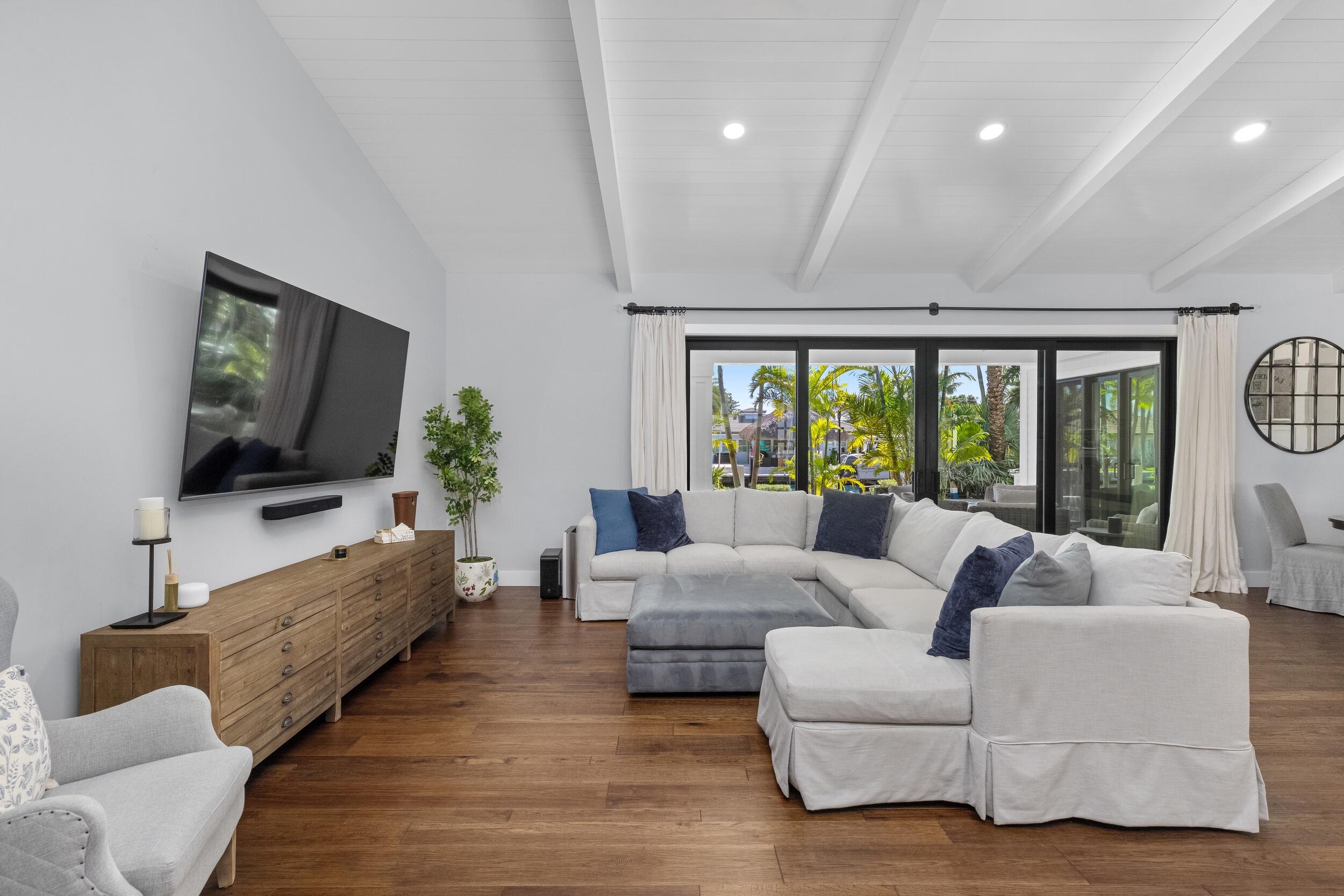 940 Greenbriar Drive