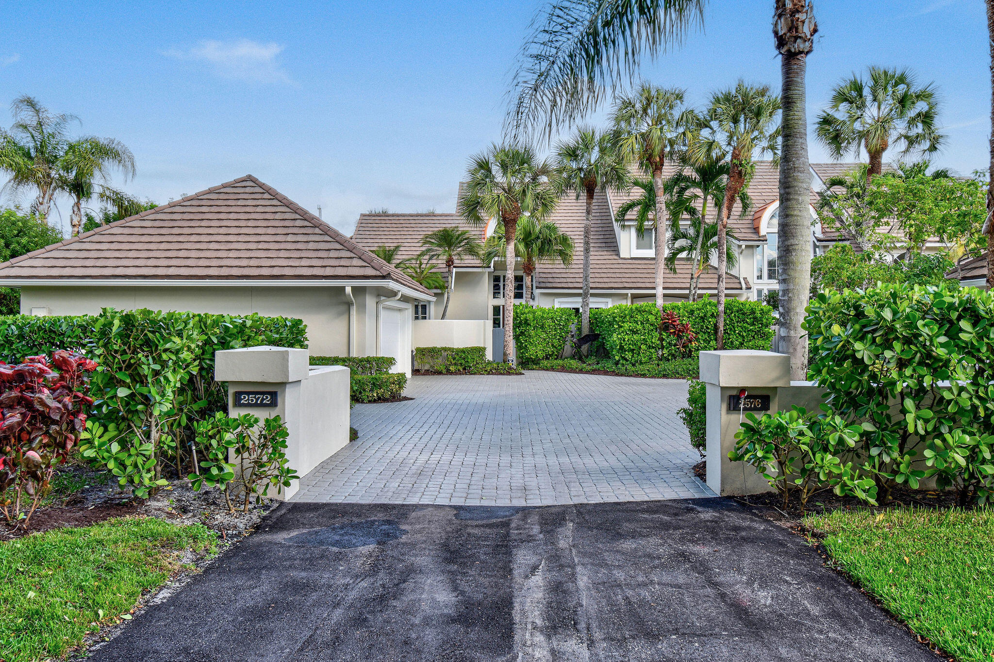 2576 Muirfield Court