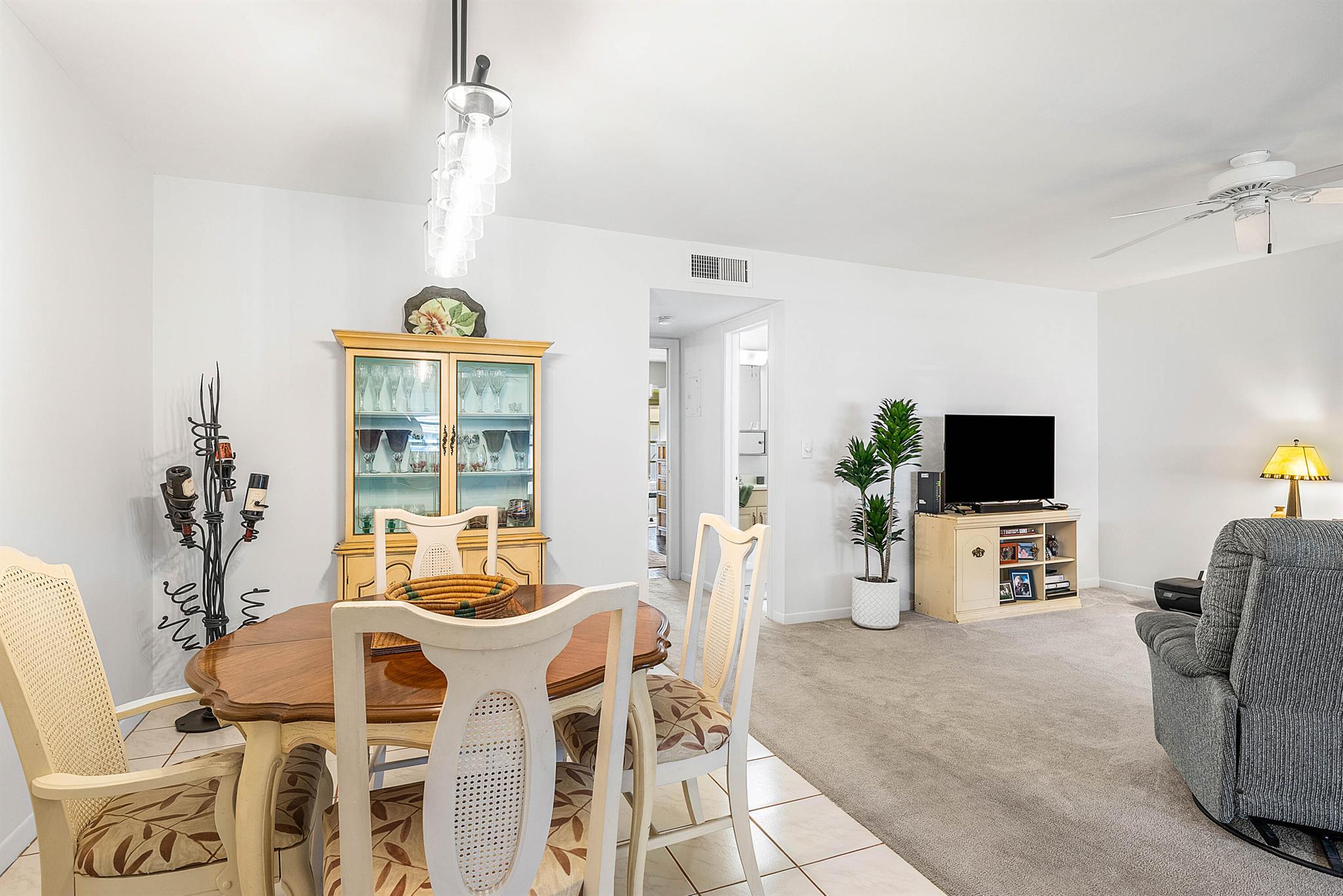 1010 Circle Terrace E C