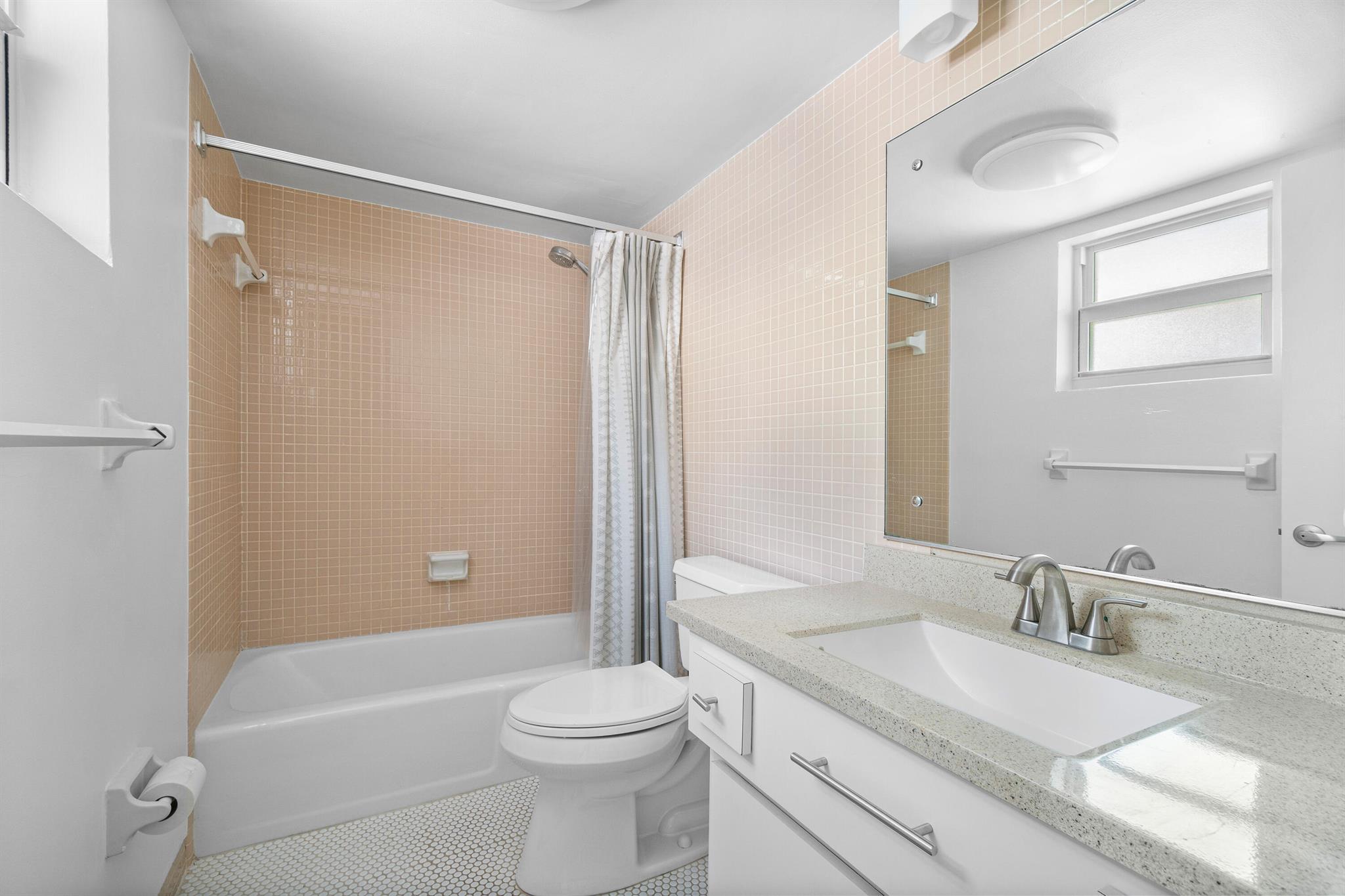 222 N Federal Highway 120