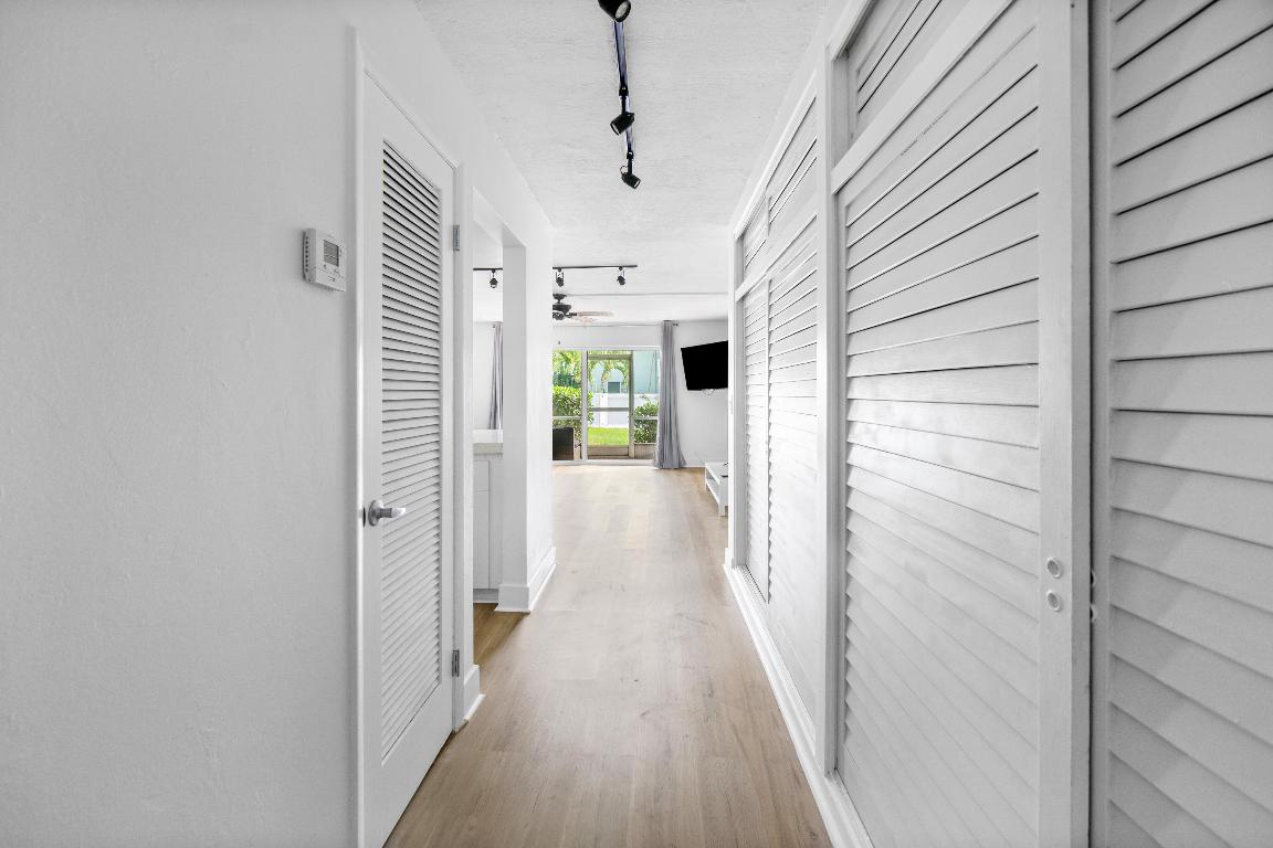 222 N Federal Highway 120