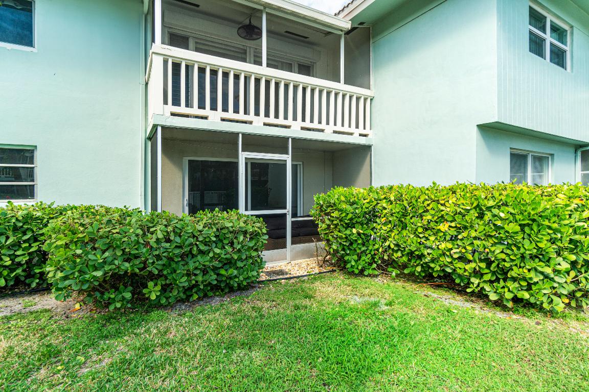 222 N Federal Highway 120