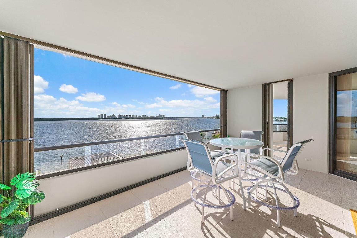 100 Lakeshore Drive 457