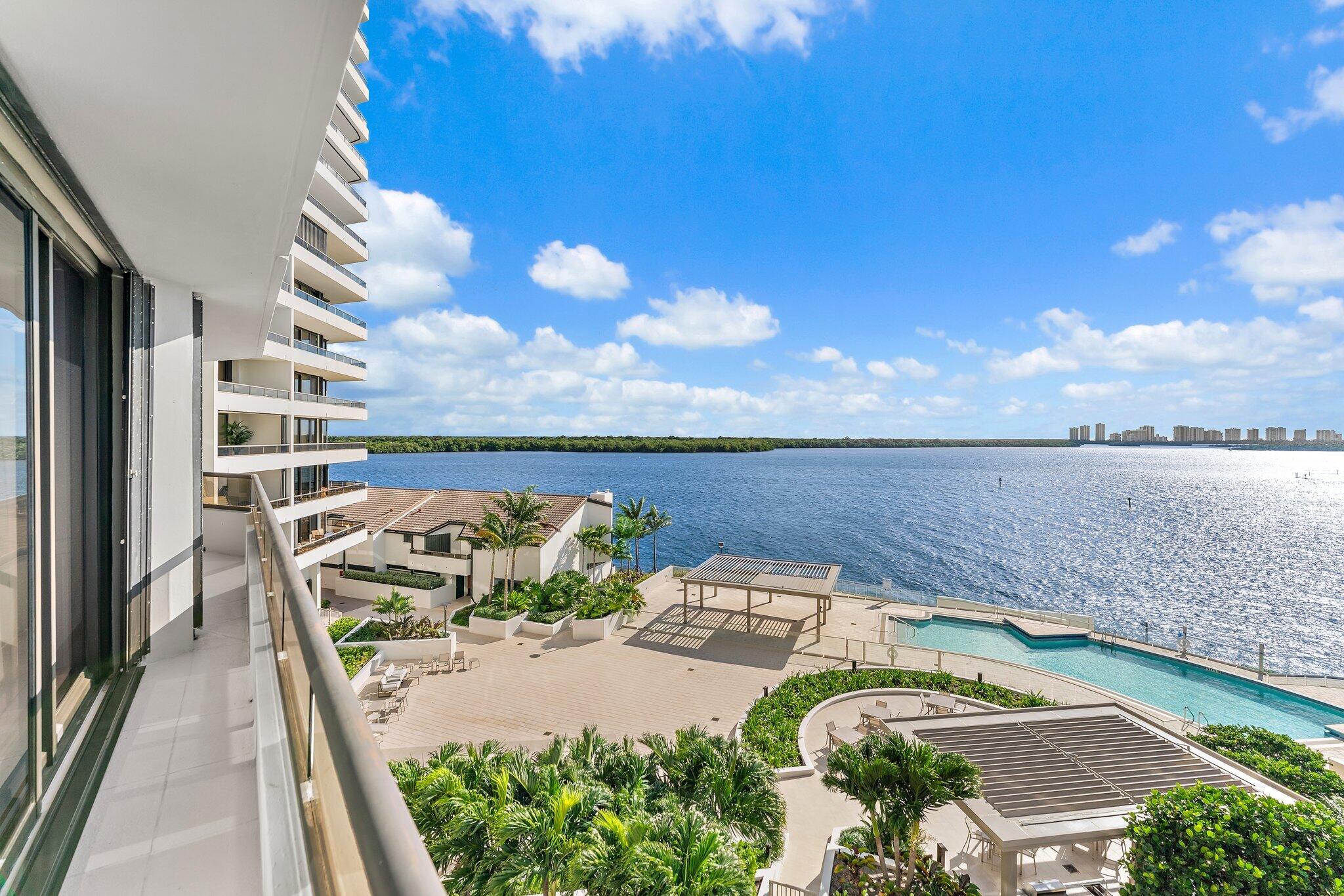 100 Lakeshore Drive 457