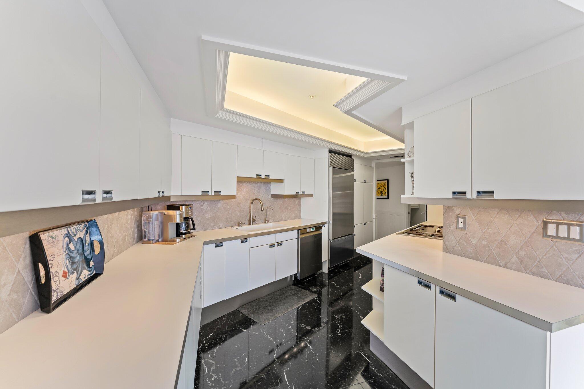 100 Lakeshore Drive 457