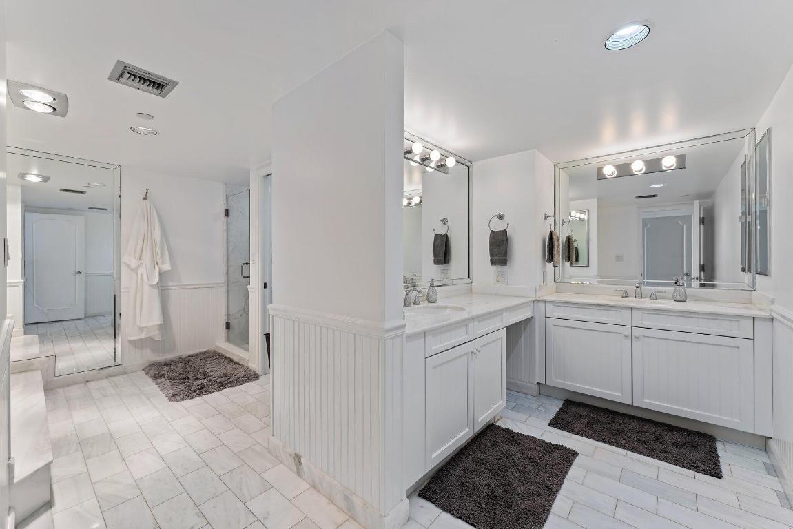 100 Lakeshore Drive 457