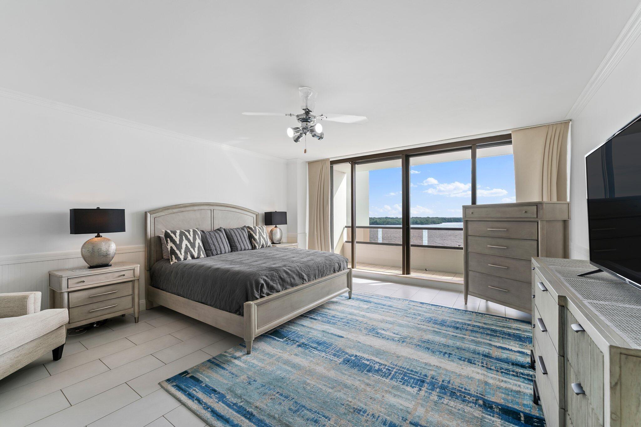 100 Lakeshore Drive 457