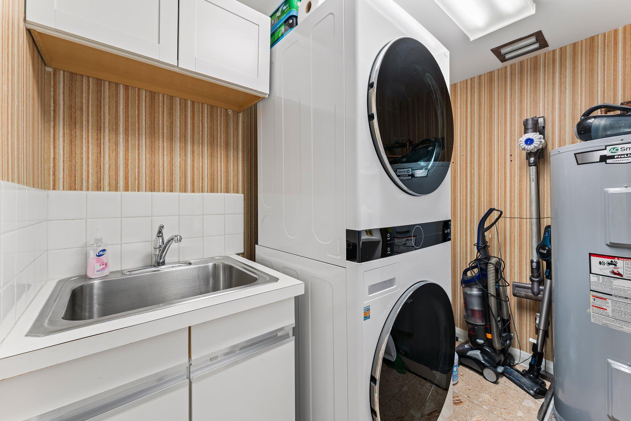 100 Lakeshore Drive 457