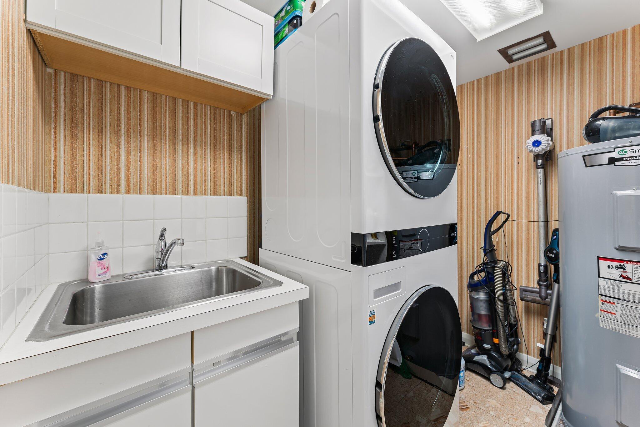 100 Lakeshore Drive 457