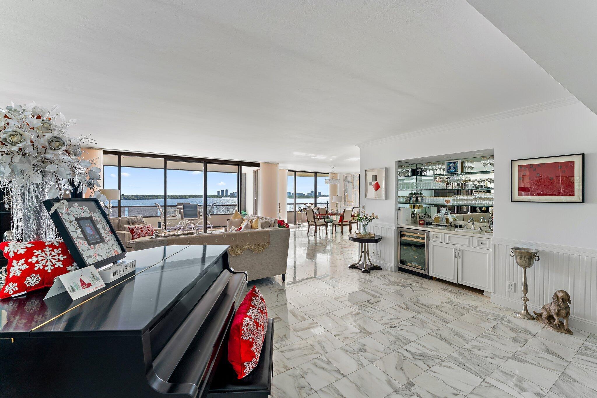 100 Lakeshore Drive 457