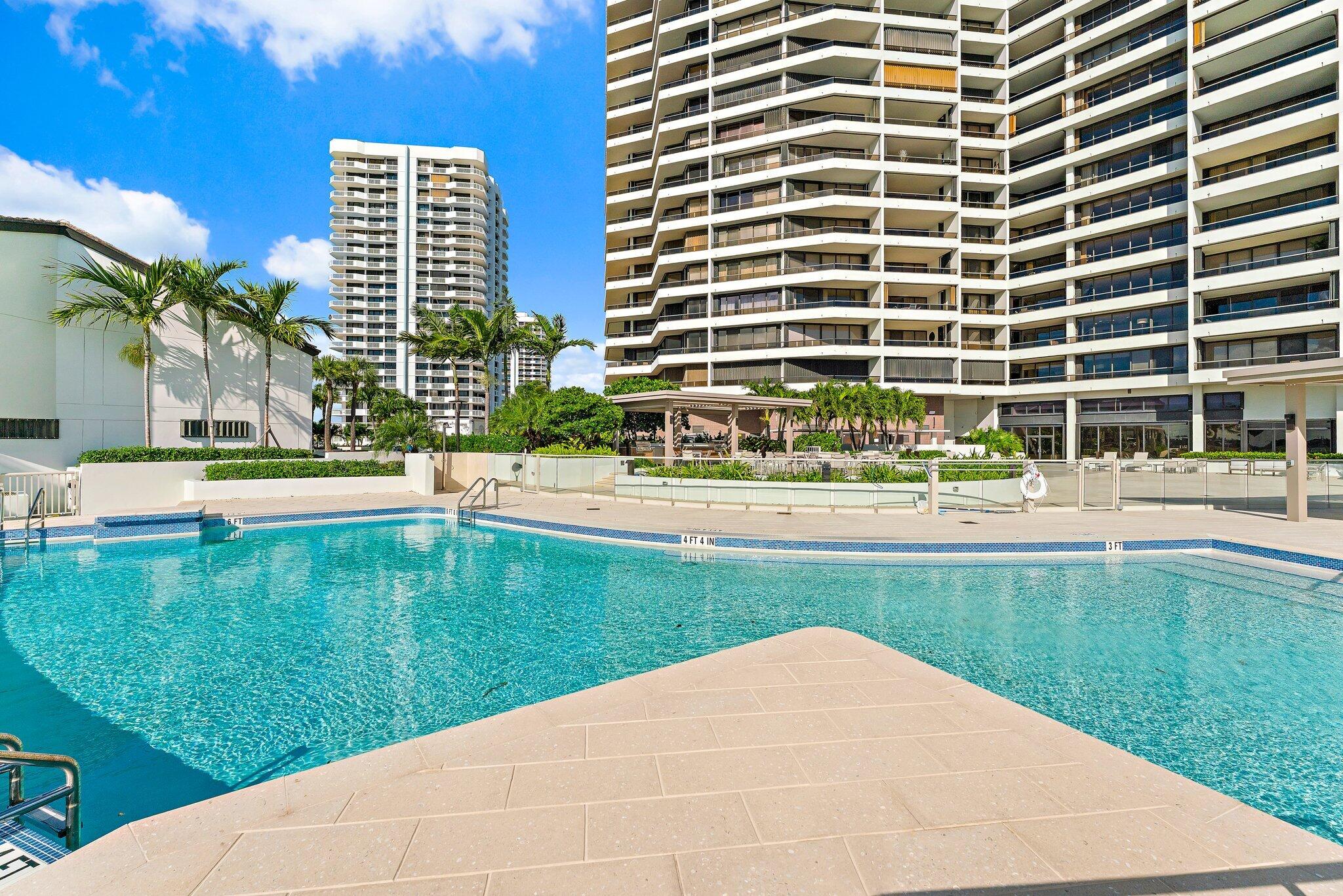 100 Lakeshore Drive 457