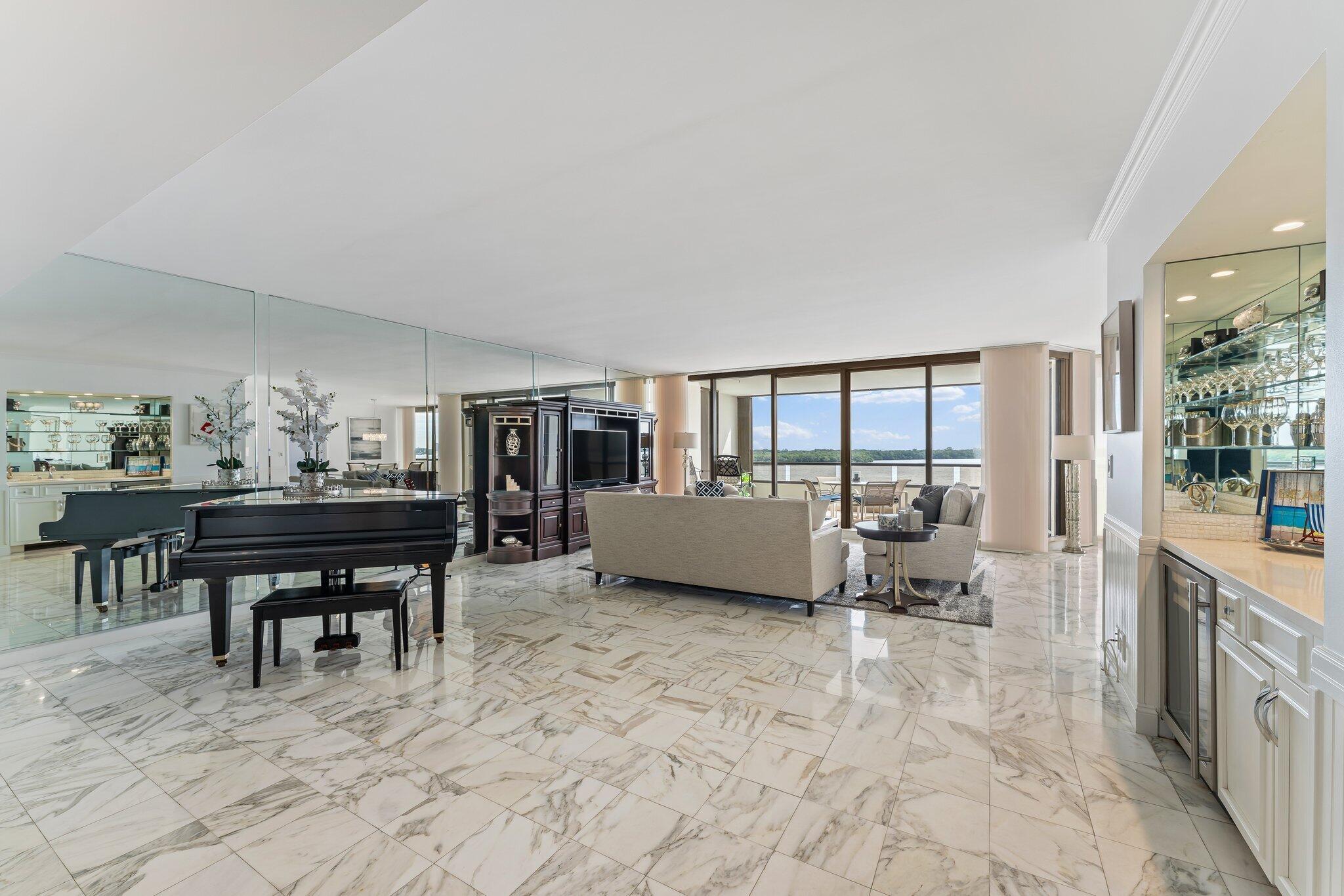 100 Lakeshore Drive 457