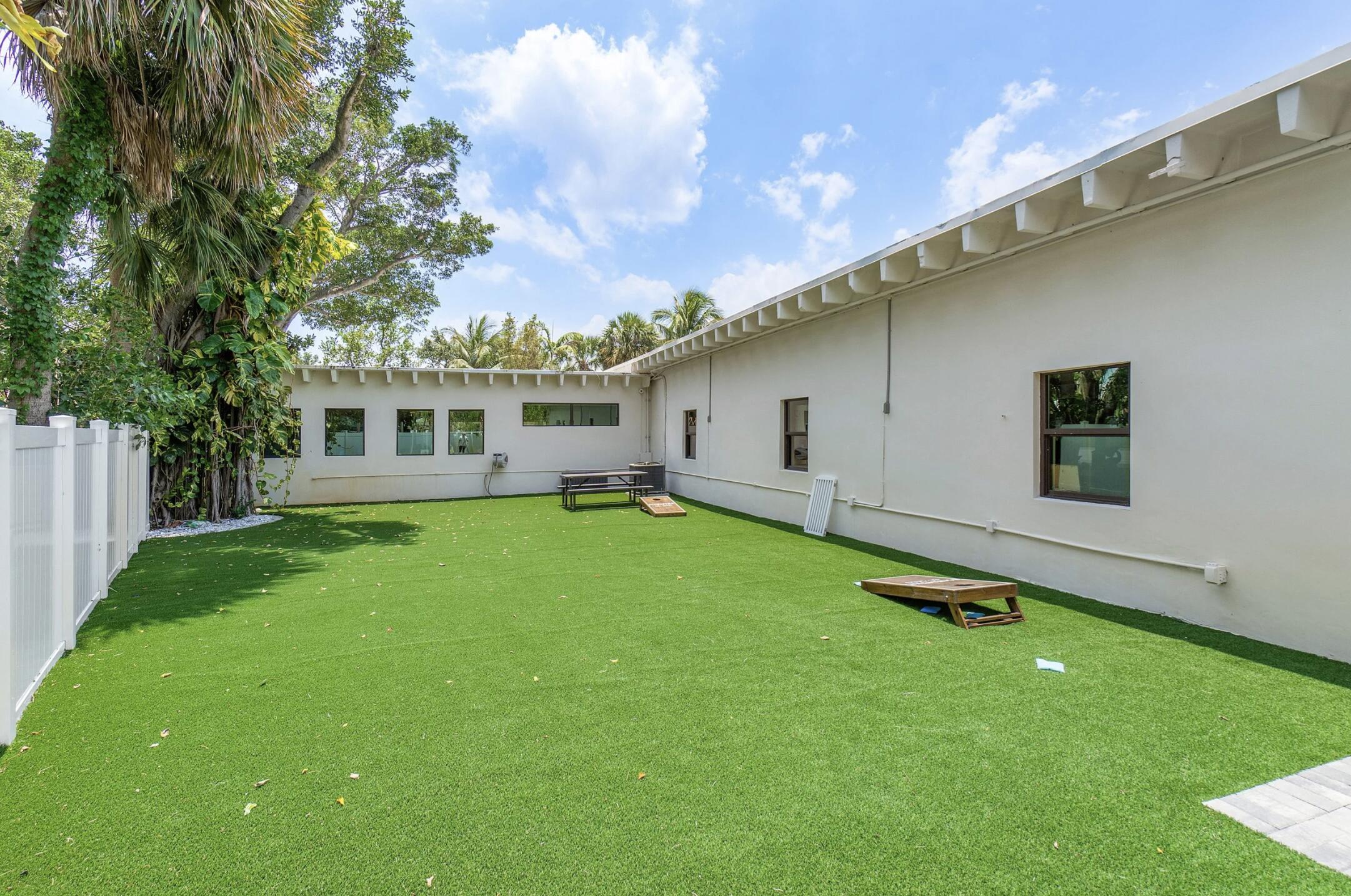 3351 N Federal Highway