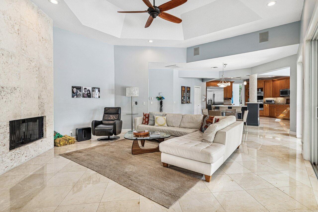 2450 NW 41st Street