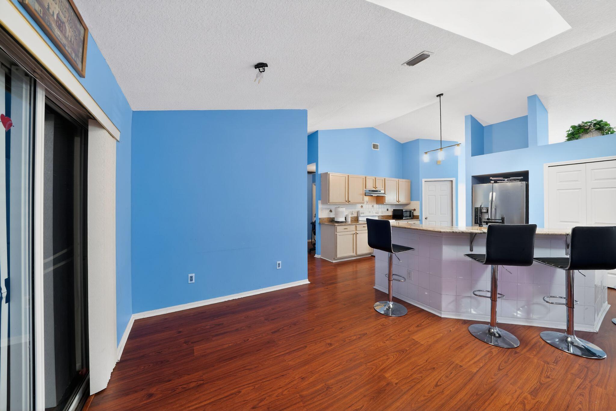 1530 SW Escobar Lane