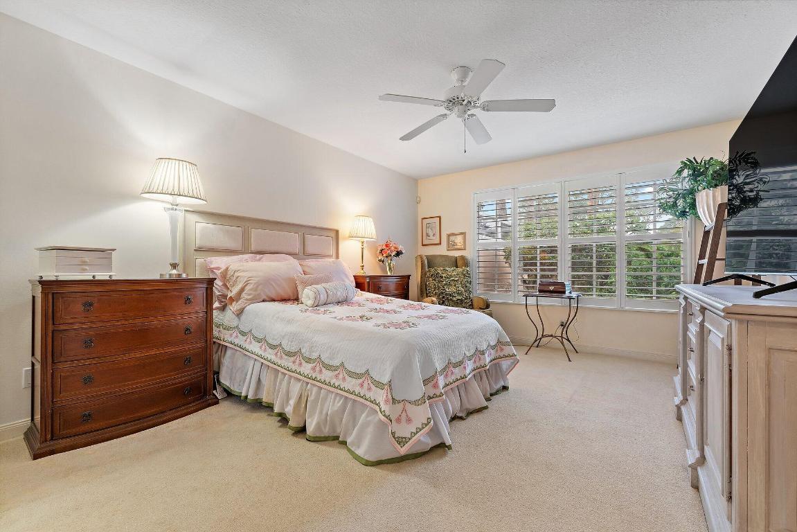 9054 SE Hawks Nest Court