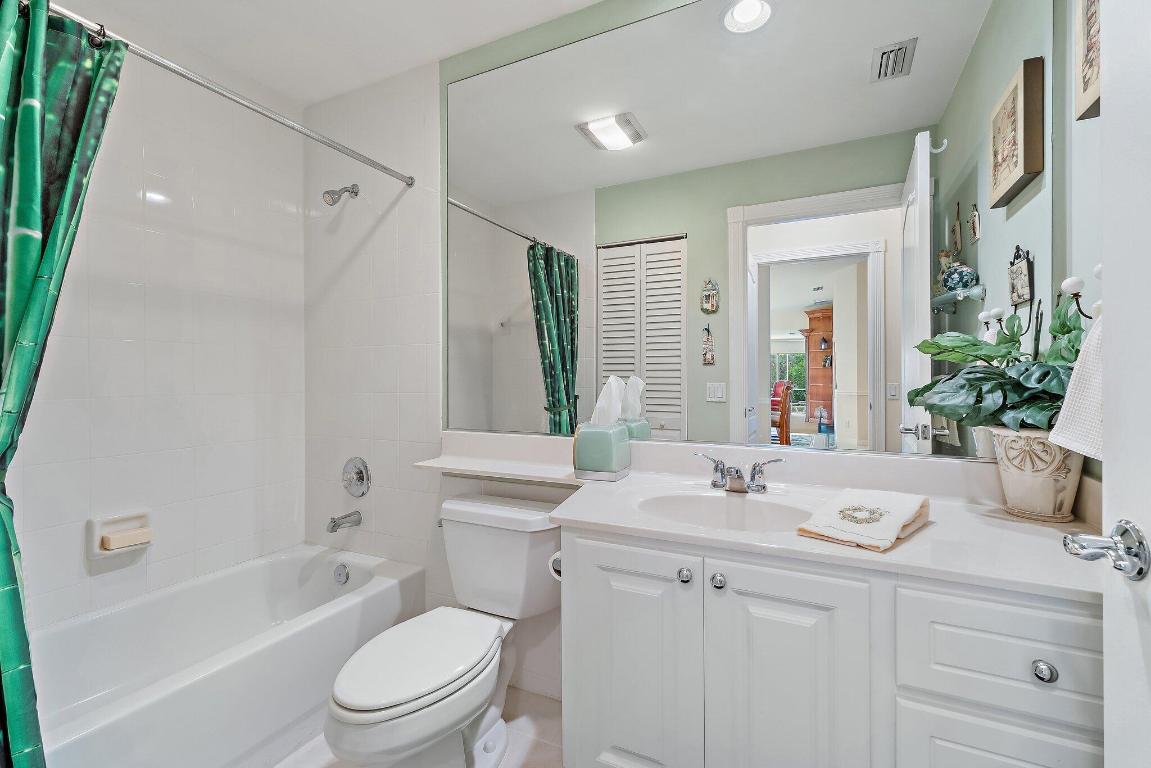 9054 SE Hawks Nest Court