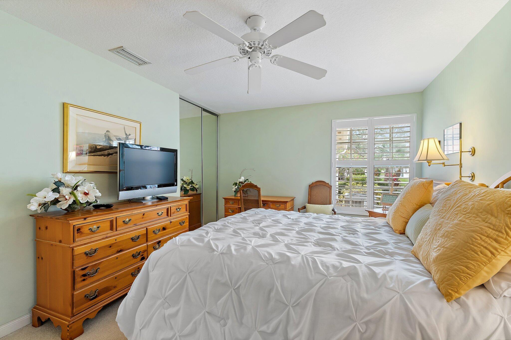 9054 SE Hawks Nest Court