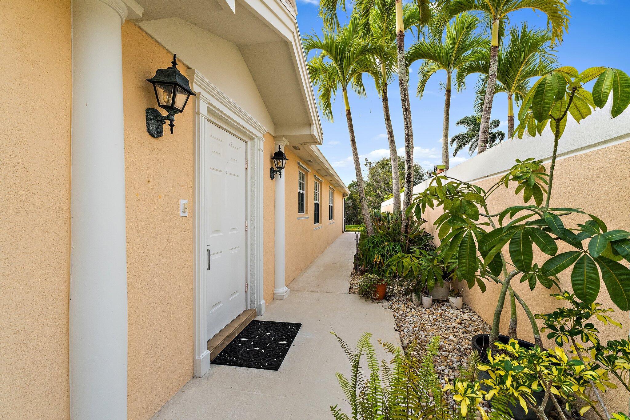 9054 SE Hawks Nest Court