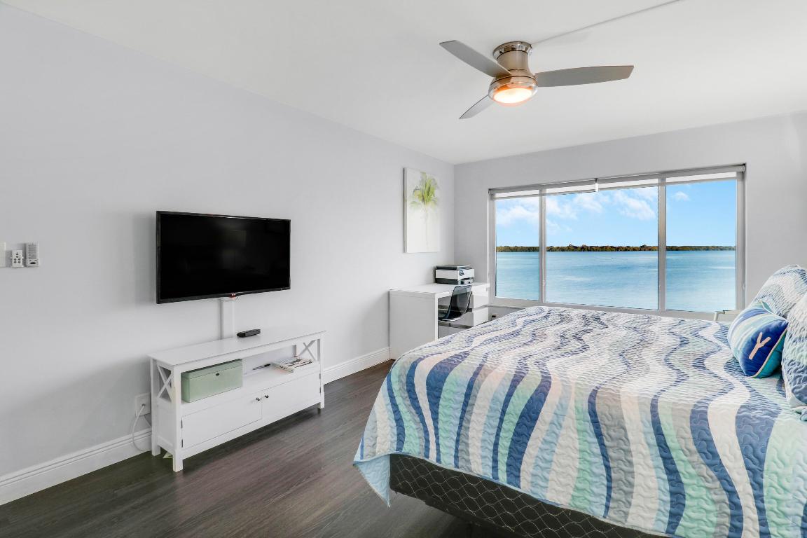 52 Yacht Club Drive 402