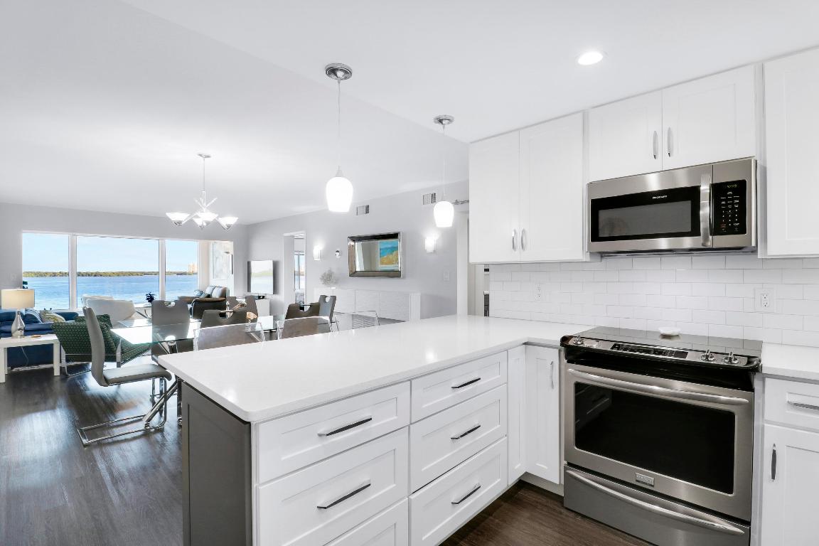 52 Yacht Club Drive 402