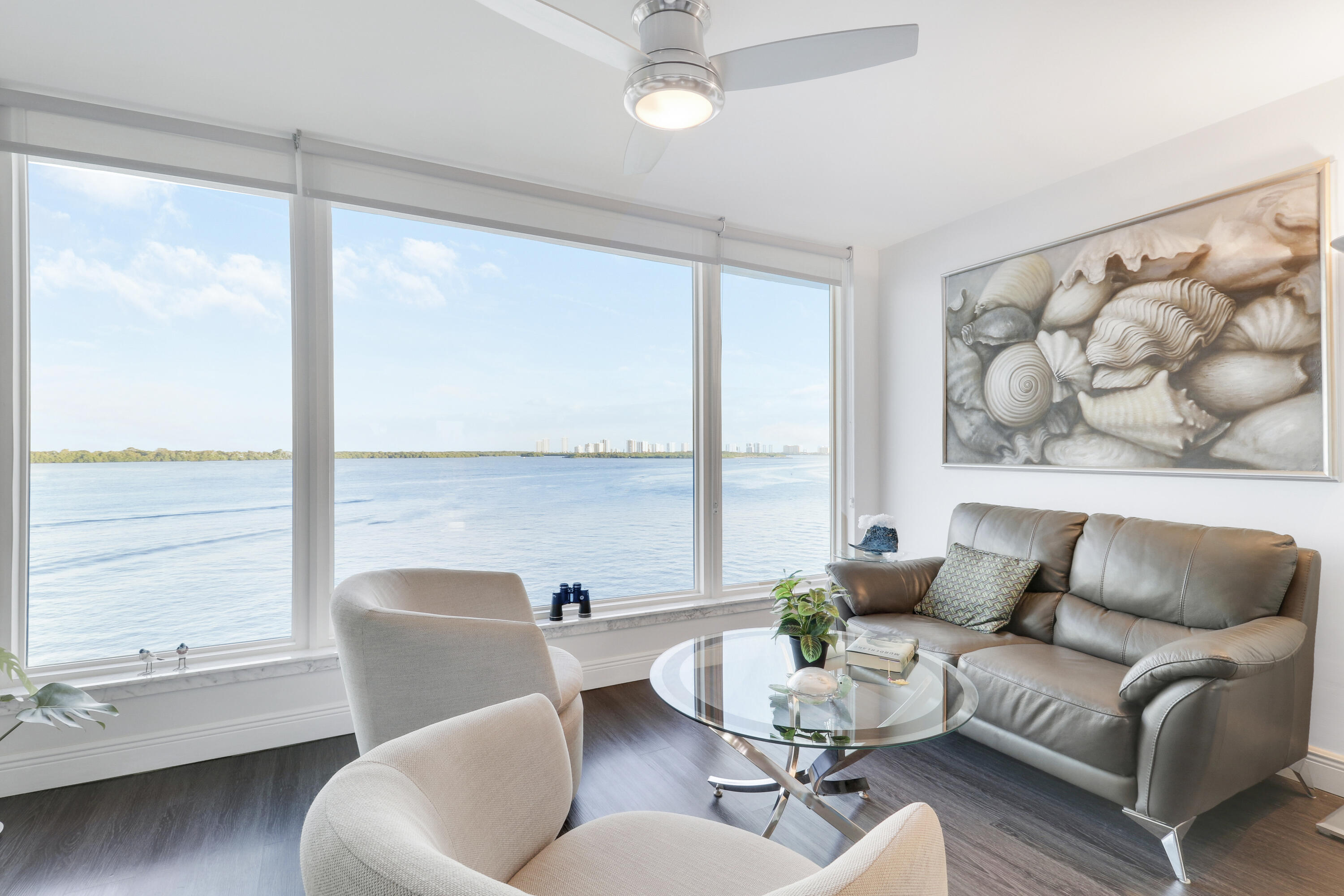 52 Yacht Club Drive 402