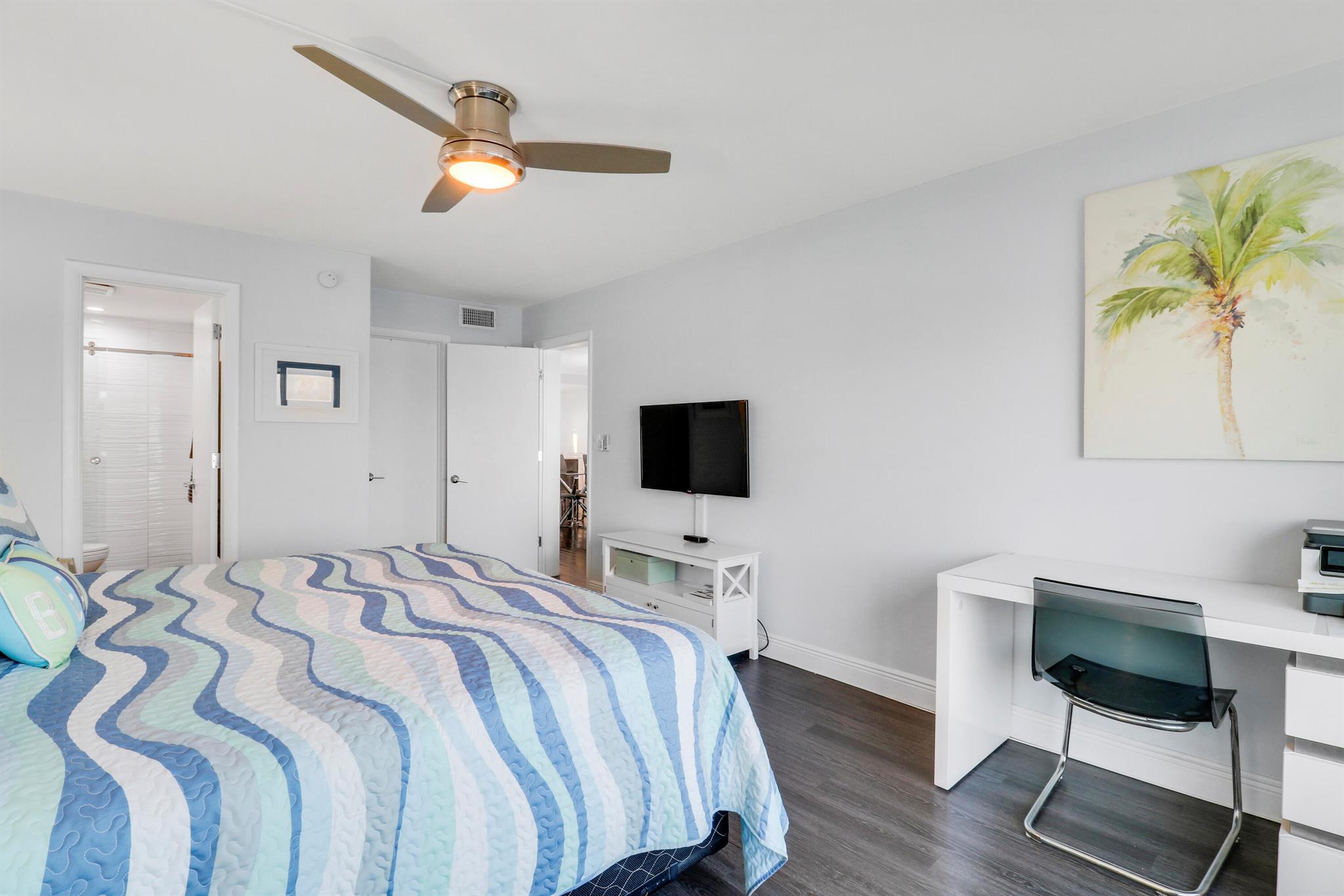 52 Yacht Club Drive 402