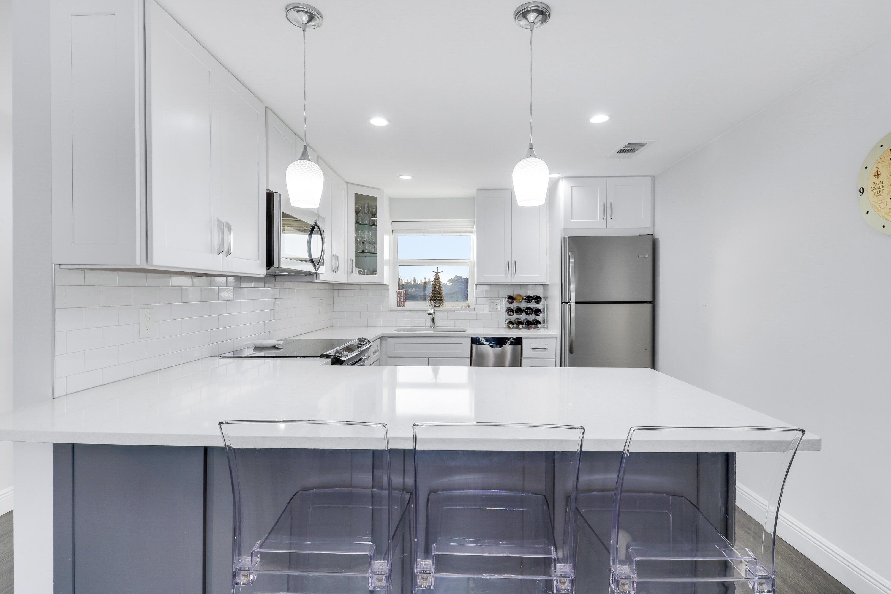 52 Yacht Club Drive 402