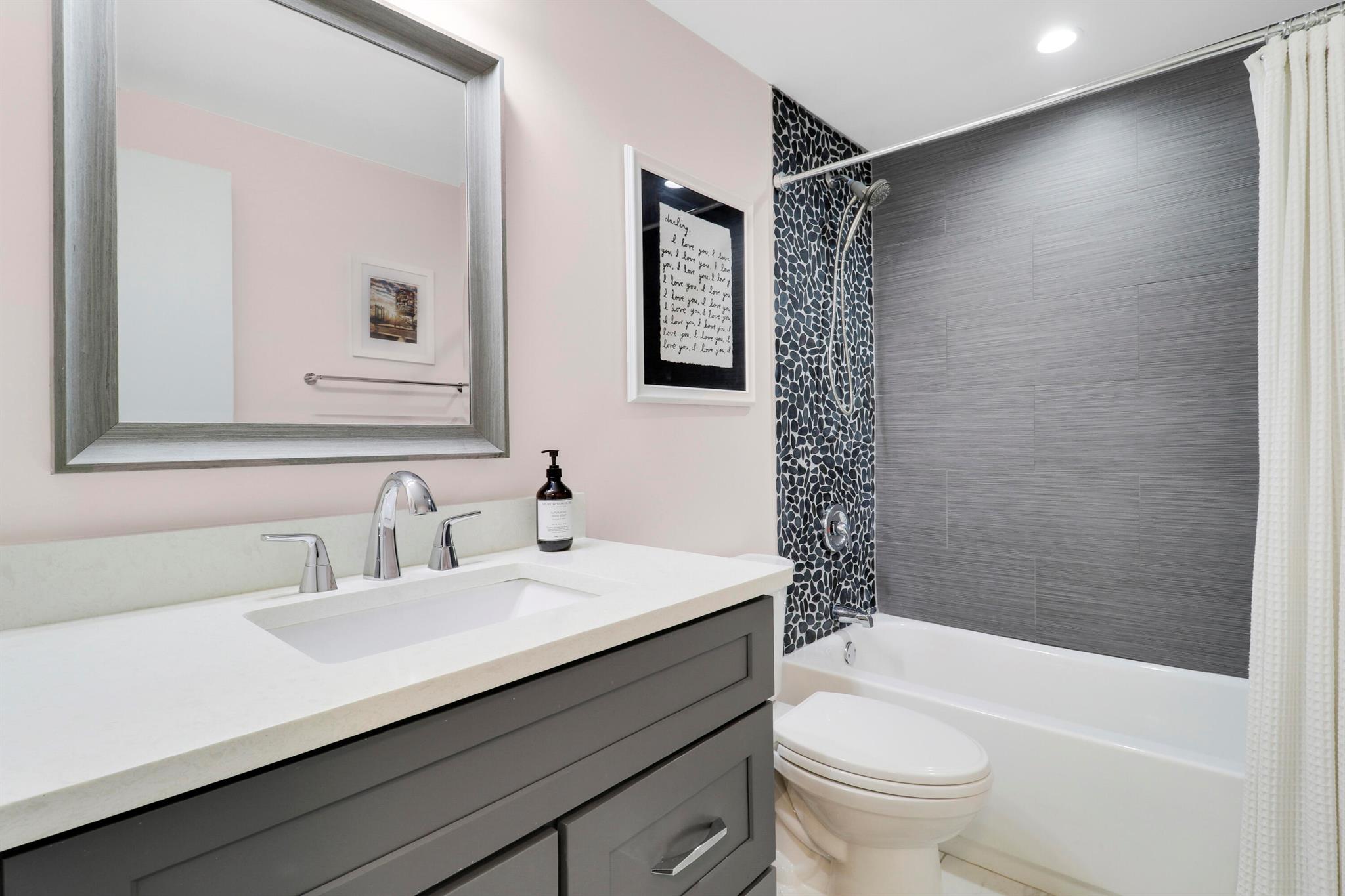 52 Yacht Club Drive 402