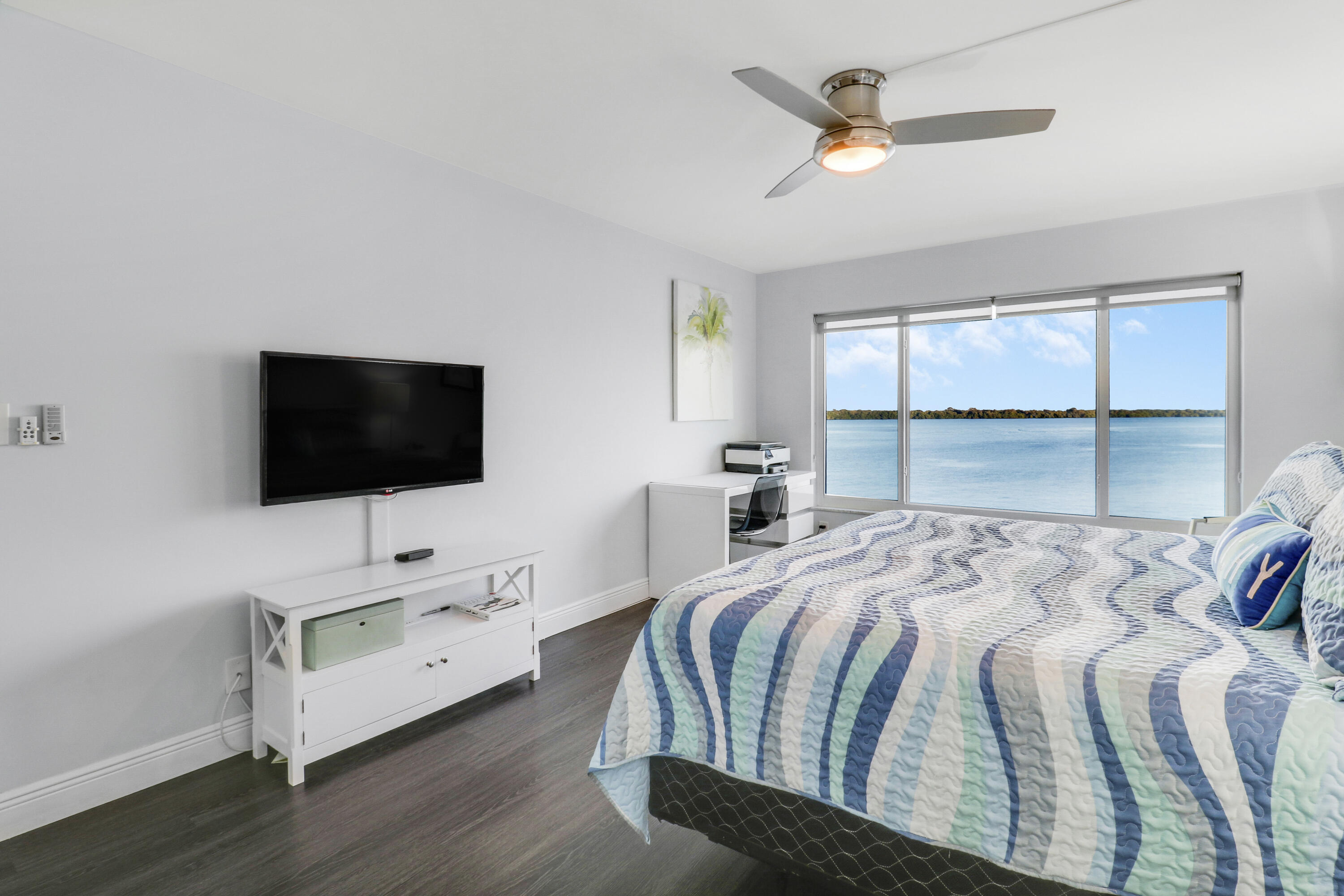 52 Yacht Club Drive 402