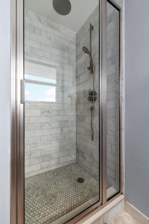 6251 NE 19th Terrace