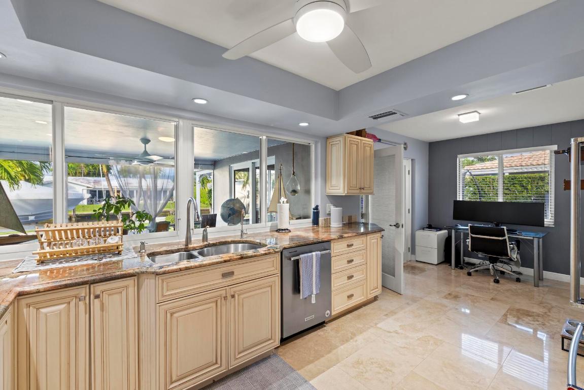 6251 NE 19th Terrace