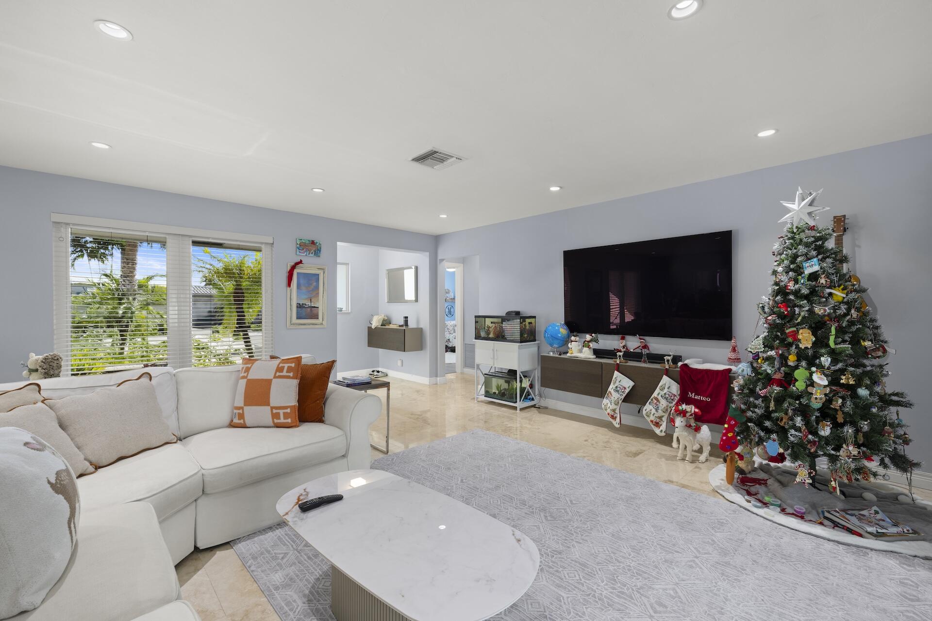 6251 NE 19th Terrace