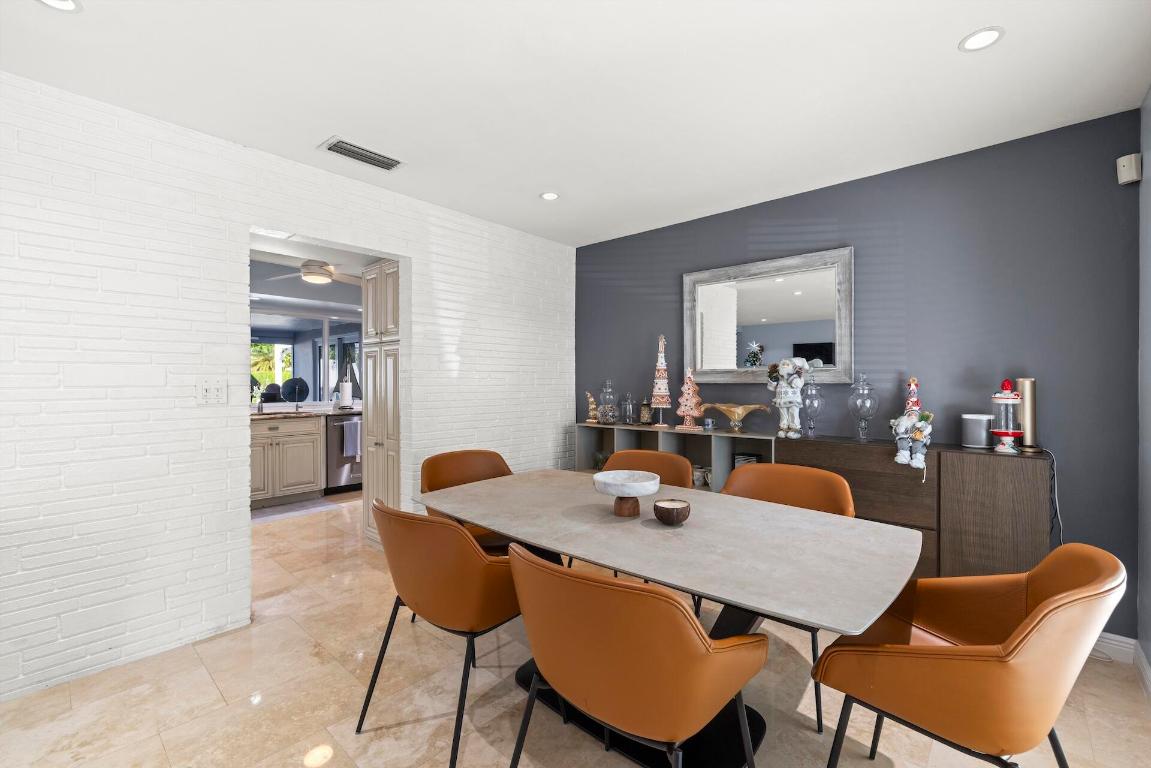 6251 NE 19th Terrace