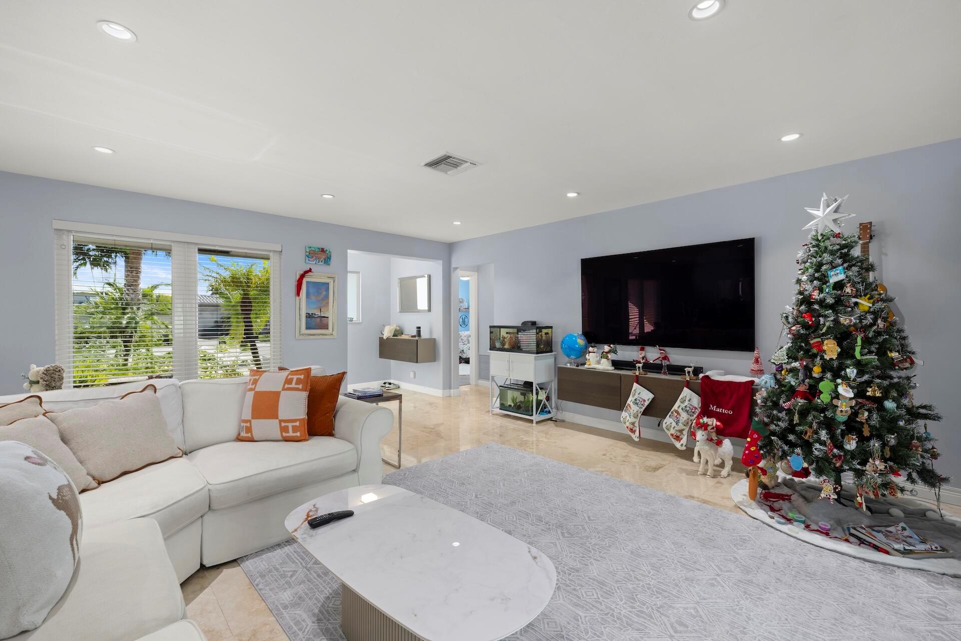 6251 NE 19th Terrace