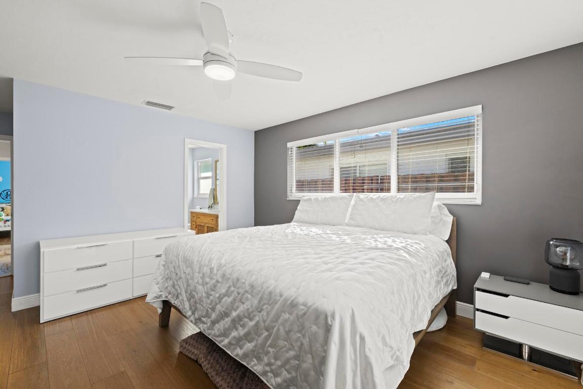 6251 NE 19th Terrace