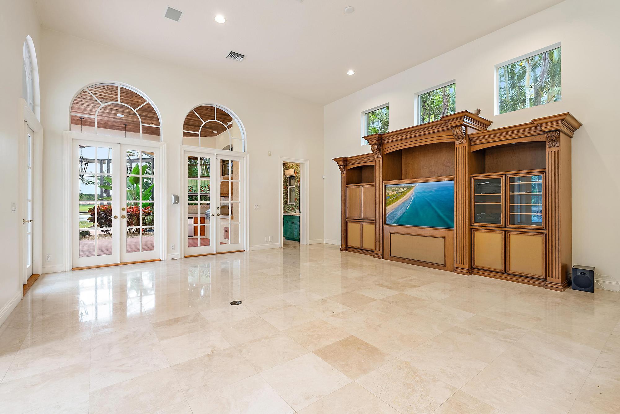 8500 Egret Lakes Lane